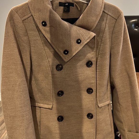 H&M trench coat for ladies. US 10. - Picture 10 of 13